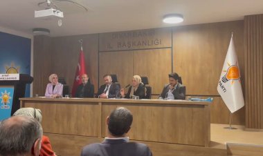 Erdoğan’ın danışmanından Kürtçe şarkı