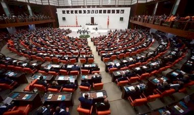 Seçim barajı resmen yüzde 7'ye indi