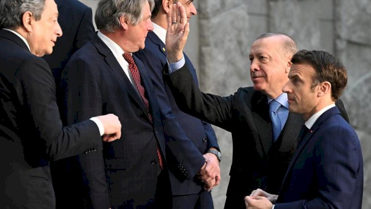 Macron: Mariupol’de Türkiye ve Yunanistan ile operasyon düzenleyeceğiz