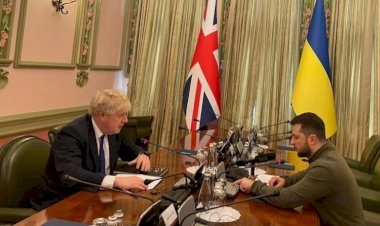 İngiltere Başbakanı Boris Johnson, Kiev'de Zelenskiy ile görüştü