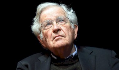 Chomsky: ABD'nin Ukrayna'ya yaklaşımı nükleer bir savaşa yol açabilir