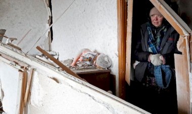 Zelenskiy: Mariupol'de askerlerimiz ve yaklaşık 120 bin sivil abluka altında