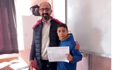 Kürtçe konuştuğu için sürgün edilen öğretmene para cezası