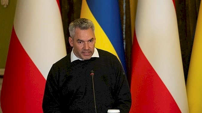 AB'den Putin'le İlk Görüşme