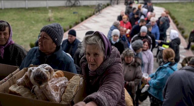 BM: Ukrayna'da en az 1892 sivil öldü, 4 milyon 615 bin 830 kişi komşu ülkelere geçti