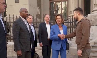 Zelenskiy, ABD Temsilciler Meclisi Başkanı’yla görüştü