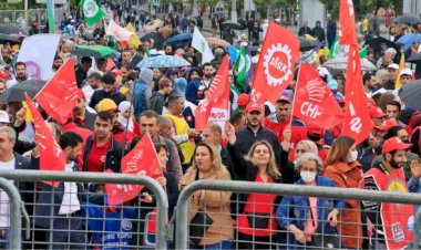 CNK: HDP’li grup Kürdistan Bayrağı taşıyan üyelerimize saldırdı!