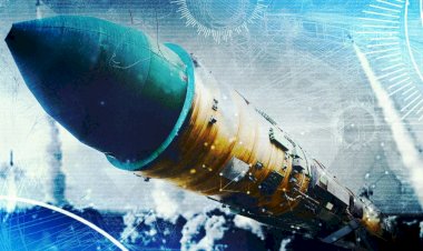 Rusya'dan İngiltere'ye tehdit: Sarmat füzesiyle yok olursunuz