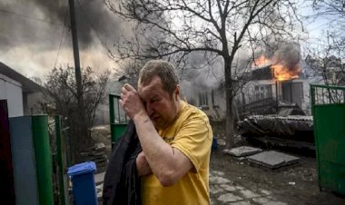 Zelenskiy: Rusya Donbas’ta şehirleri küle çevirmeye çalışıyor