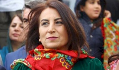 Aysel Tuğluk'a mektuplarını koğuş arkadaşları okuyor