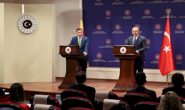 Çavuşoğlu: ‘Yunanistan ihlallerden vazgeçmezse adaların egemenliği tartışılır’