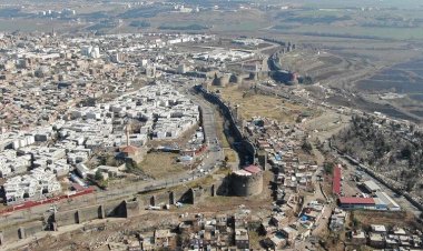 Sur kayyımı tarihi Kıtılbil Mahallesi’nin ismini ‘Fetih Mahallesi’ olarak değiştirdi