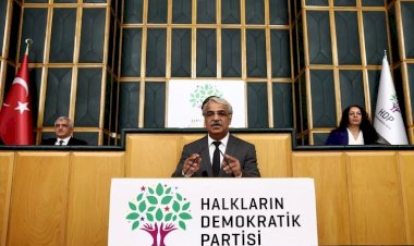 HDP'li Mithat Sancar: Kendi adayımızı çıkarmayı da en önemli seçenek olarak tutuyoruz