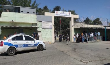 Urfa cezaevi önünde silahlı saldırı