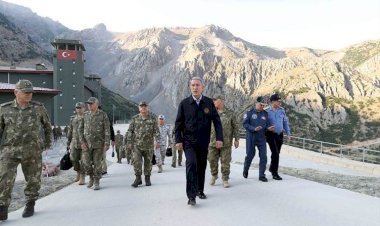 Hulusi Akar: Kimsenin toprağında gözümüz yok