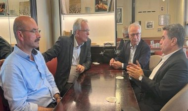 Rojava Özerk Yönetimi heyeti Fransa’da