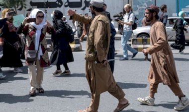 Taliban, 'iş ve özgürlük' isteyen kadınlara ateş açtı!