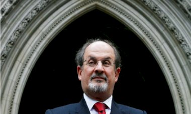 İran'dan 'Salman Rüşdi' açıklaması: Reddediyoruz