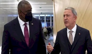 Türkiye Savunma Bakanı Hulusi Akar, ABD Savunma Bakanı Austin'le görüştü