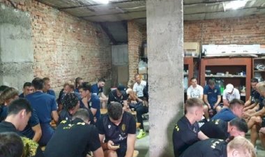 Ukrayna'da maçı sırasında hava saldırısı! Sirenler çalınca futbolcular saatlerce sığınakta bekledi