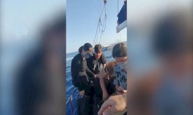 İyon Denizi’nde mahsur kalan Kürt mülteciler kurtarıldı