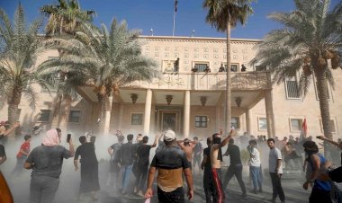 Sadr yanlıları Cumhurbaşkanlığı ve Hükümet Sarayı'na girdi, polis ateş açtı: 12 ölü