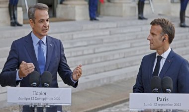 Miçotakis: 'Gece geleceklerini söyleyenleri, gün ışığında bekliyoruz'