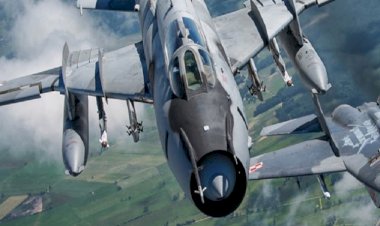 İran'da SU-22 savaş uçağı düştü