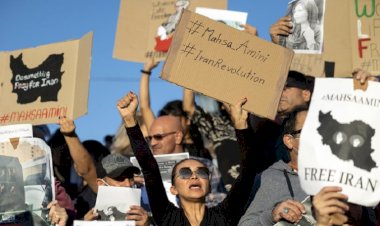 İran'ın Atina Büyükelçiliği'ne molotof kokteylli saldırı