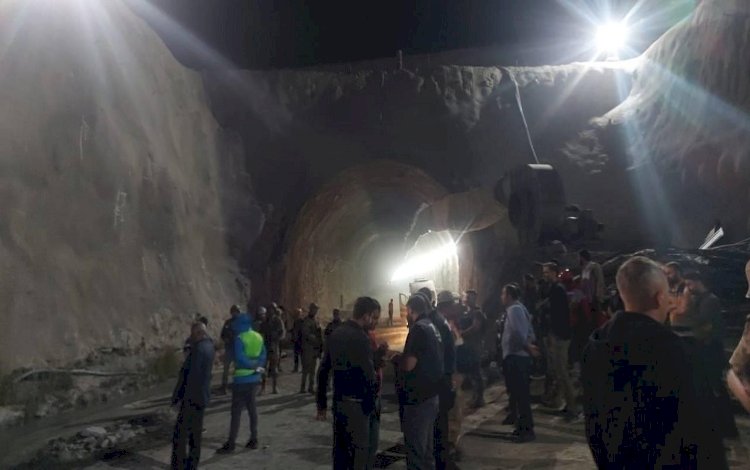 Van'da inşaatı süren tünelde göçük: 2 işçi hayatını kaybetti