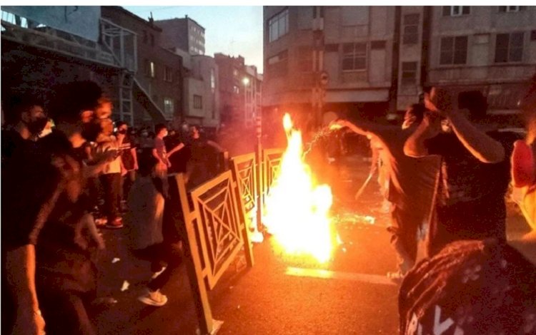 İran'da Amini protestoları devam ediyor, 739 kişi gözaltına alındı