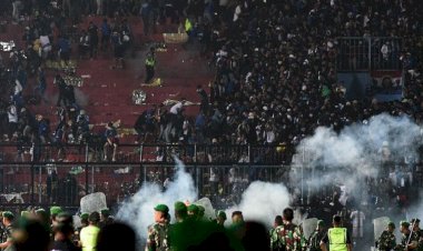 Futbol maçında izdiham: 129 ölü