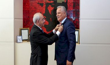 AKP kurucularından Fehmi Öztunç CHP'ye katıldı