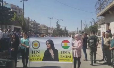 Kamışlo'da Jina Emini için protesto düzenlendi