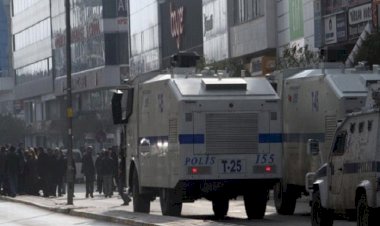 Bitlis'te eylem yasağı: Dilek feneri uçurmak da Vali iznine bağlandı