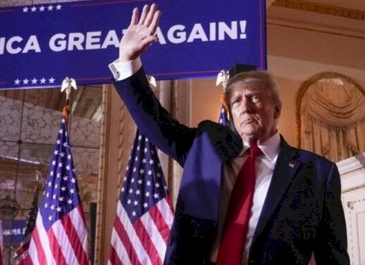 Trump 2024 seçimleri için adaylığını açıkladı