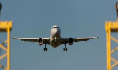 İngiltere'ye giden uçakta bomba alarmı