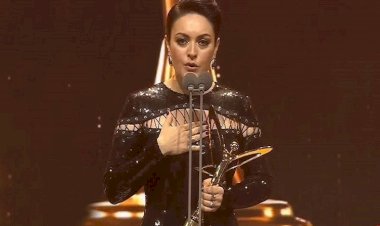 Ezgi Mola, Jina Emini’yi andı, siyasi partilere çağrıda bulundu