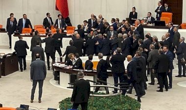 TBMM’de yumruklu kavga: Milletvekilli hastaneye kaldırıldı