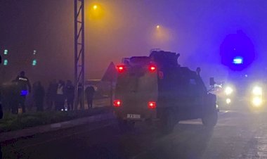 Diyarbakır’da polis aracına bombalı saldırı: 9 yaralı