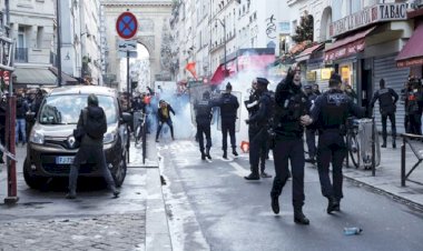 Fransa'da Paris saldırısı protesto edildi