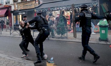 Fransa'da Türk müşteri Kürtçe müzik dinleyen kuaförü makasla yaraladı