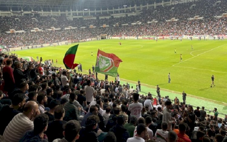 Amedspor taraftarlarına 'İstiklal Marşı'nda ayağa kalkmadın' gözaltısı