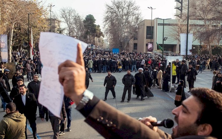 İran'daki İngilizlere 'ülkeyi terk edin' çağrısı