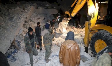 Halep’in Kürt mahallesinde 5 katlı bina çöktü: Onlarca kişi enkaz altında