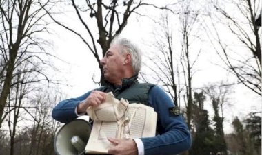 Hollanda'da ırkçı siyasetçi Kuran-ı Kerim yırttı: Türkiye büyükelçiyi bakanlığa çağırdı