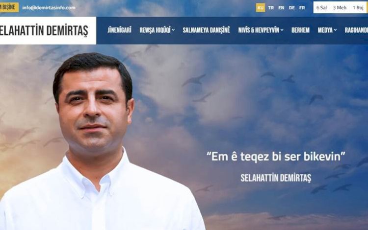 Demirtaş sitesine Kürtçe bölümünü ekledi