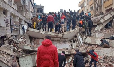 7,4 büyüklüğünde deprem 10 ili vurdu: 284 kişi hayatını kaybetti 2 bin 323 yaralı