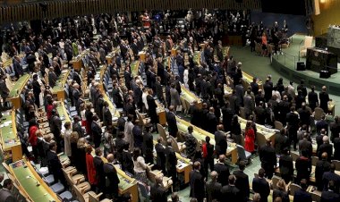 BM'de Türkiye ve Suriye'deki depremlerde hayatını kaybedenler için bir dakikalık saygı duruşu