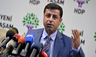 Demirtaş:  AFAD Başkanı, saat başı IBAN verip para toplama telaşına düşeceğine gönüllüleri organize etmeliydi
